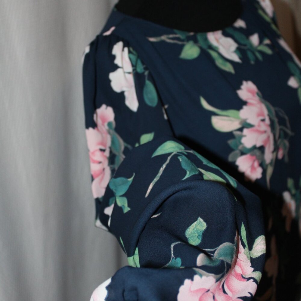 Lulus Dress Rosalinda Navy Blue Floral Print Long Sleeve Medium NWT's - Picture 4 of 13